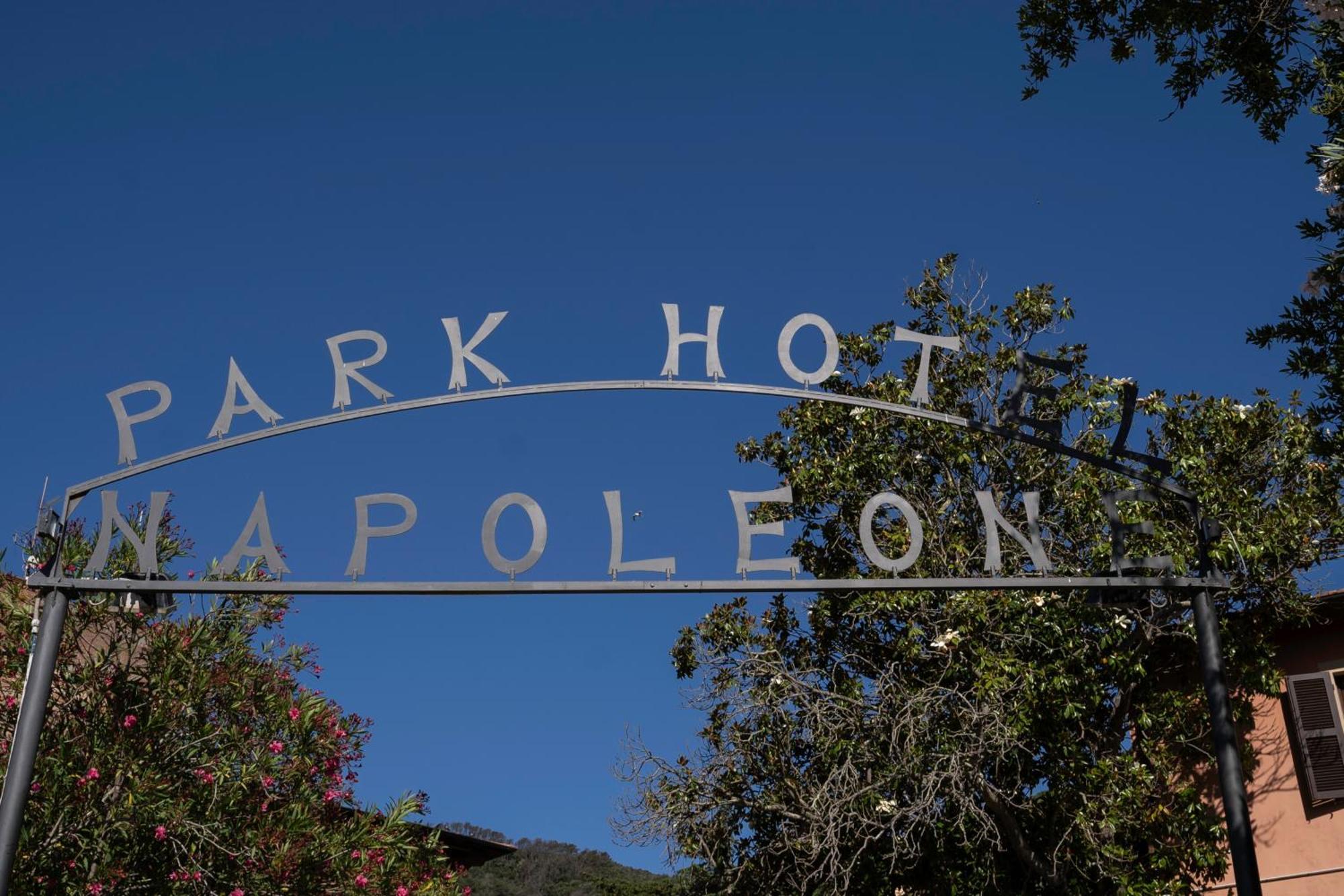 Park Hotel Napoleone Портоферрайо Экстерьер фото